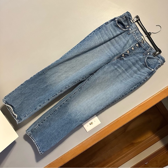 Madewell The Perfect Vintage Straight Jean in Delafield Wash: Button-Fly Edition - Picture 2 of 14